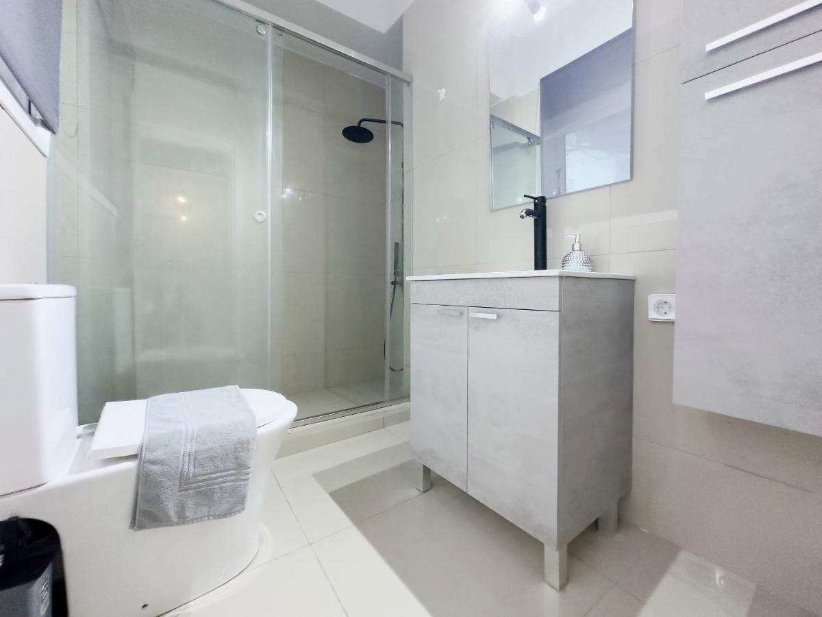 Satovriandou Spacious 128Sqm Apt In Athens Ngoại thất bức ảnh